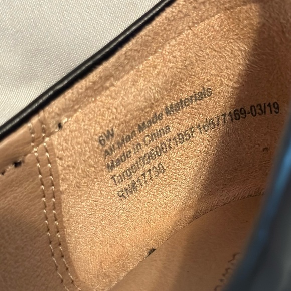 Universal Thread Flats! - Picture 4 of 5